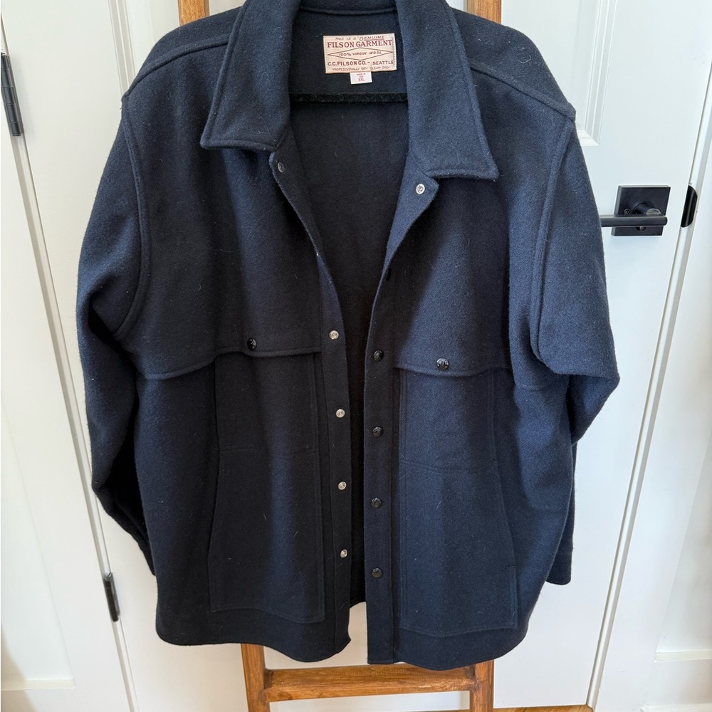 Filson Mackinaw Unlined Cape Coat - Men's Navy Blue